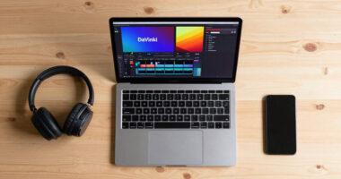 DaVinci Resolve 21